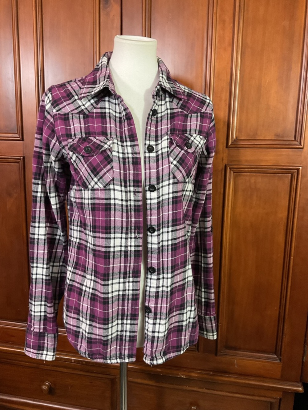 O’Neill Button Up Fitted Womens Size Large Plaid Purple White Black Euc Pocket B